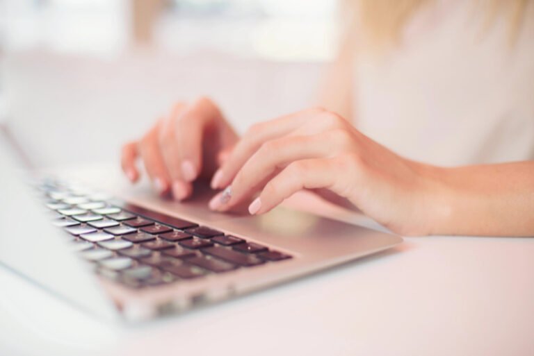 She packed her seven versalia